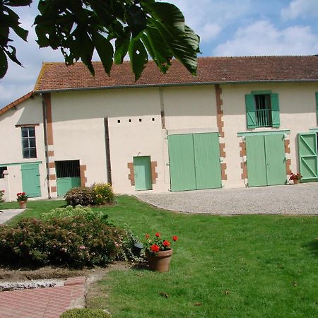 Les Malvaux Bed & Breakfast Huriel Exterior foto