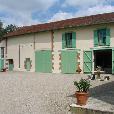 Les Malvaux Bed & Breakfast Huriel Exterior foto