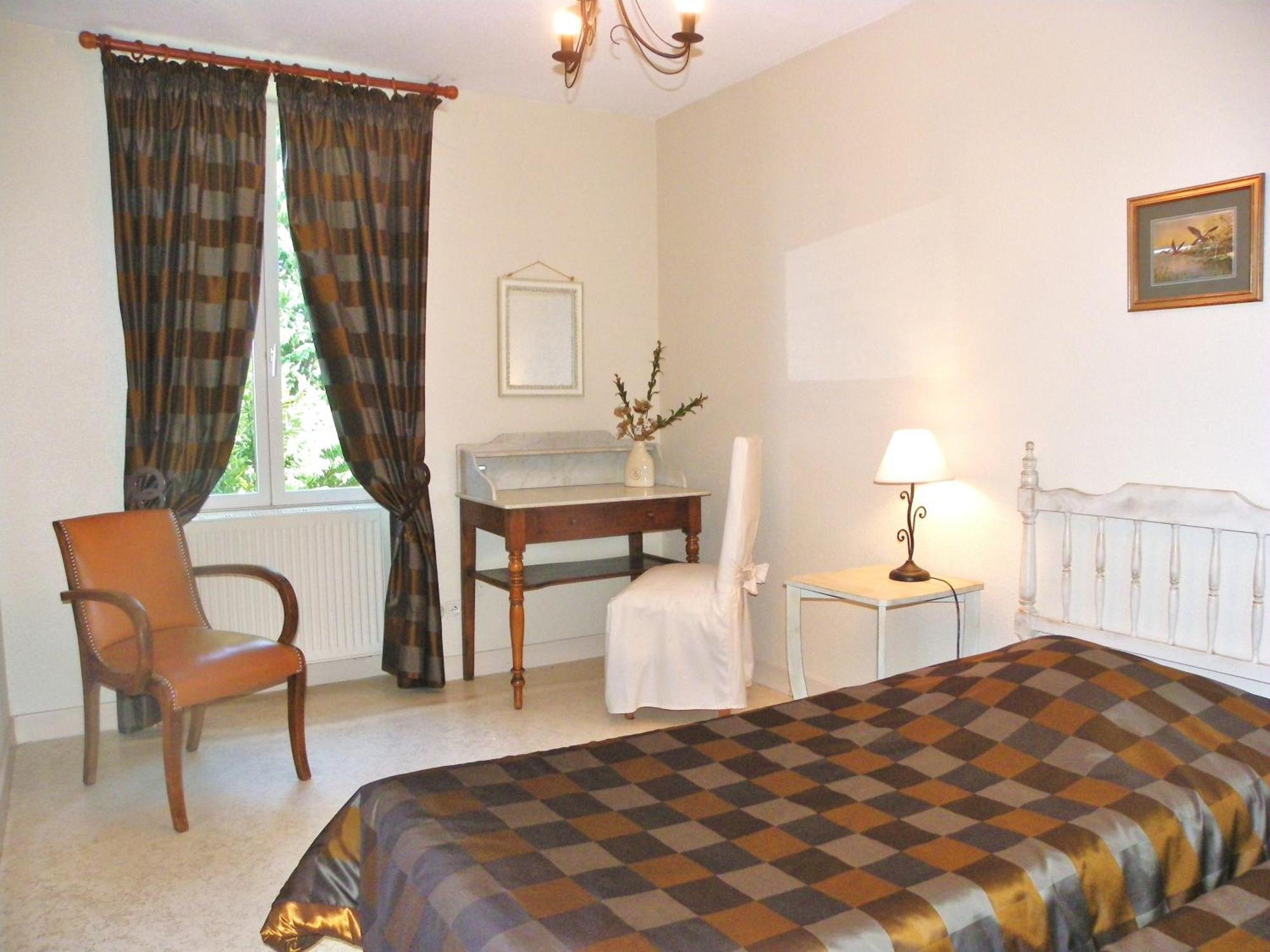 Les Malvaux Bed & Breakfast Huriel Exterior foto