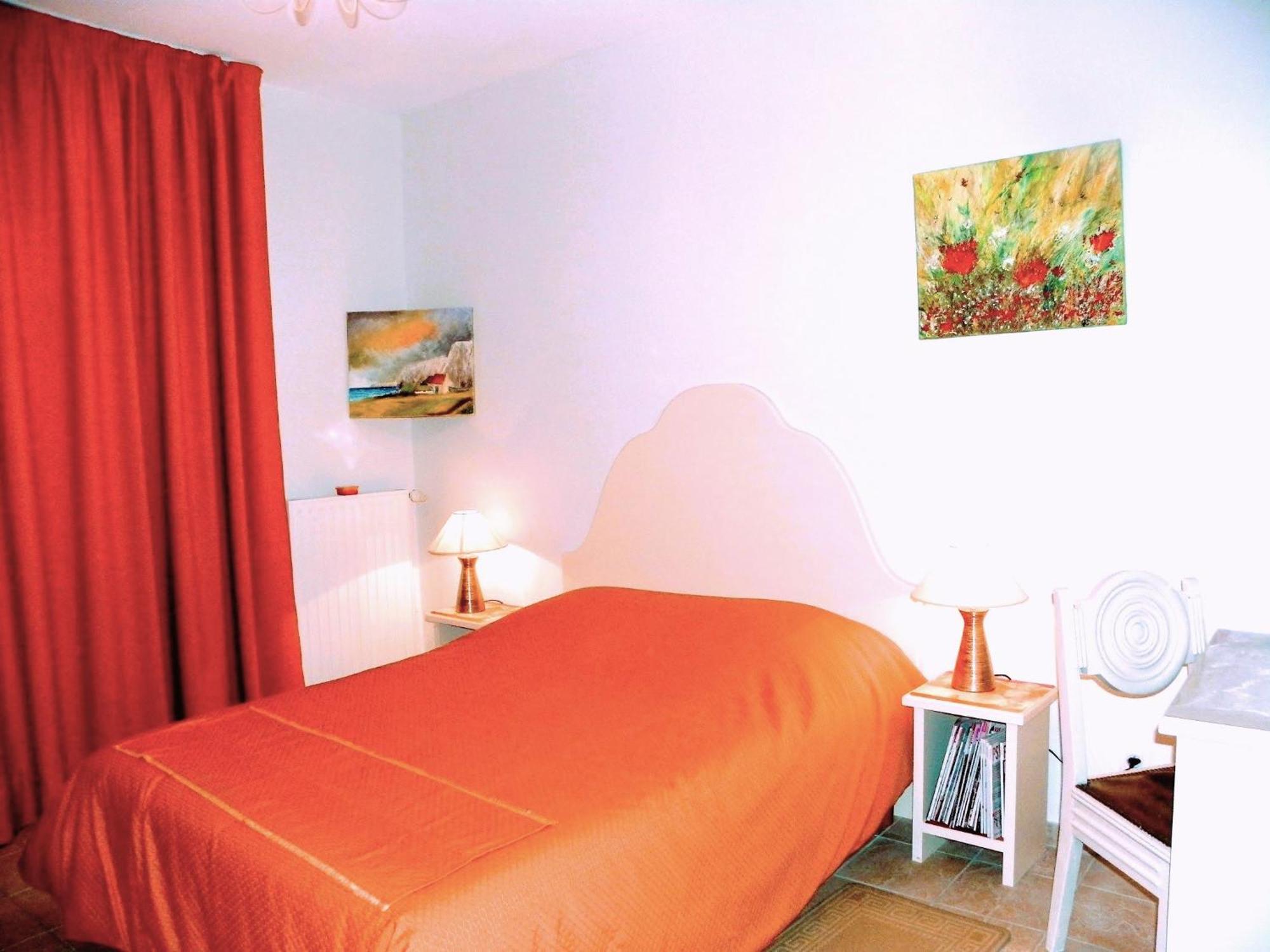 Les Malvaux Bed & Breakfast Huriel Exterior foto