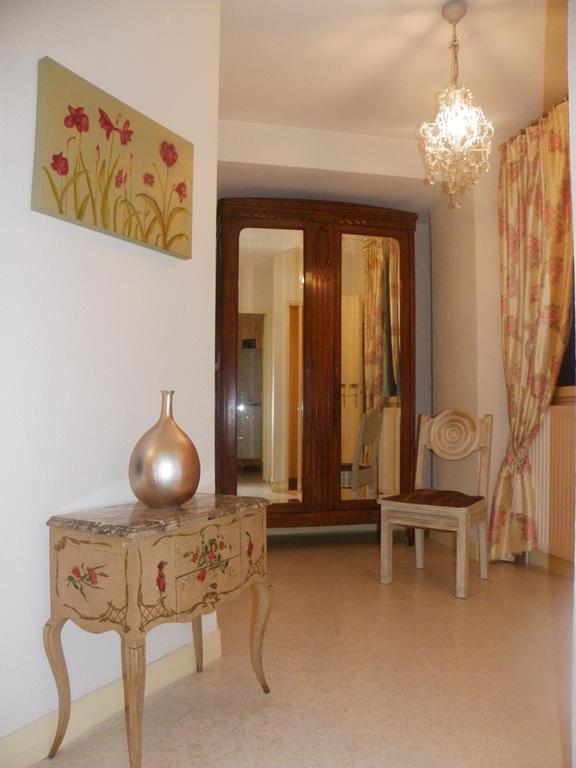 Les Malvaux Bed & Breakfast Huriel Exterior foto