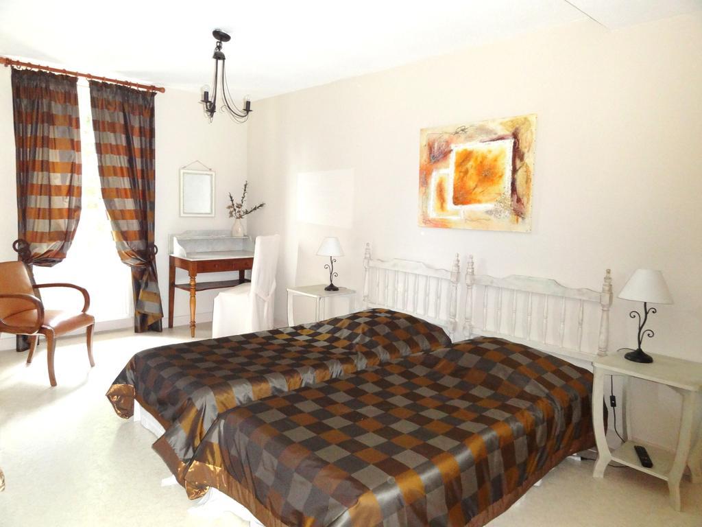 Les Malvaux Bed & Breakfast Huriel Exterior foto