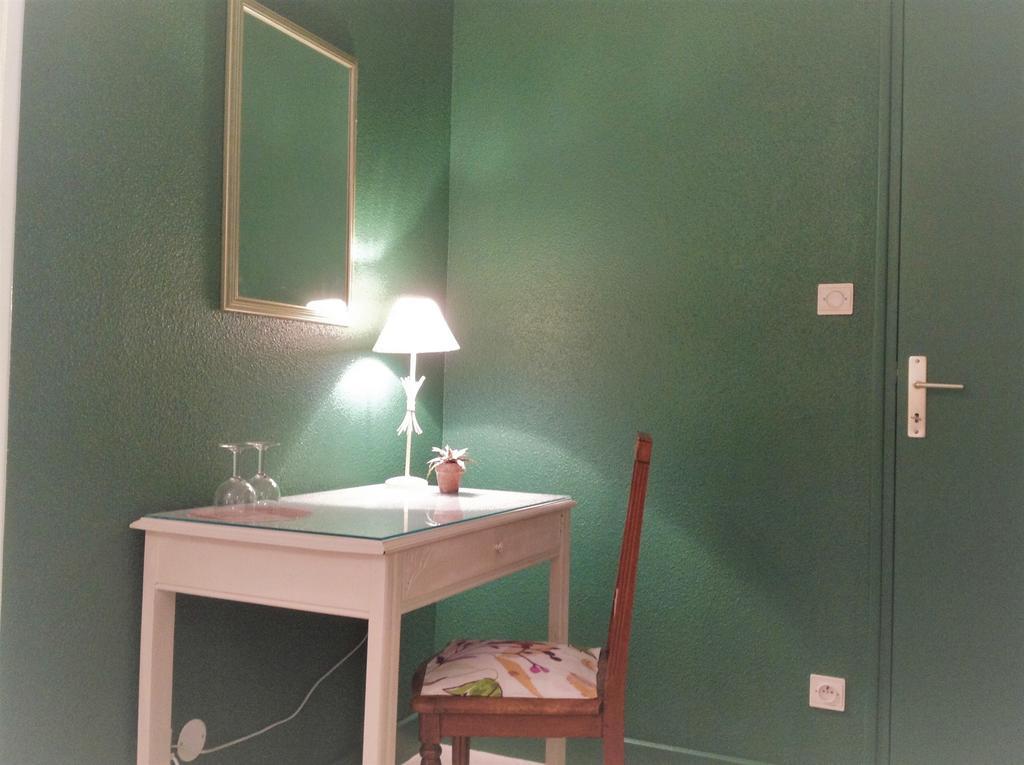 Les Malvaux Bed & Breakfast Huriel Exterior foto